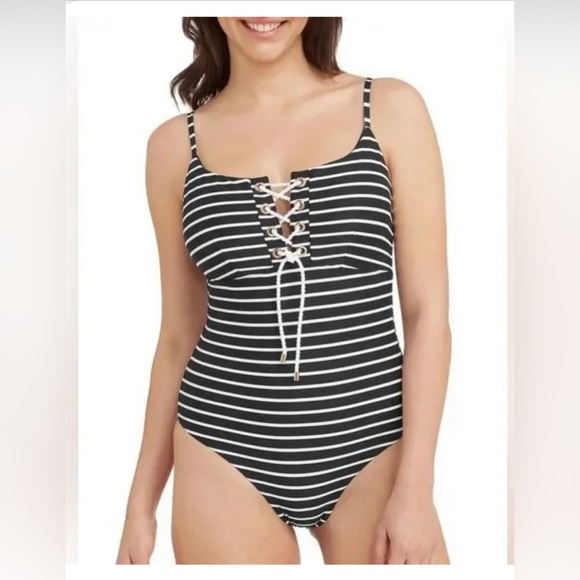 sea level Other - Sea Level Swim. Sealevelcharmarel Lace-Up. Size 8. Black and White